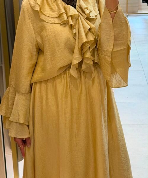 Alternative view of RUFFLE SET