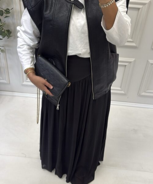 SLEEVELESS LEATHER JACKET