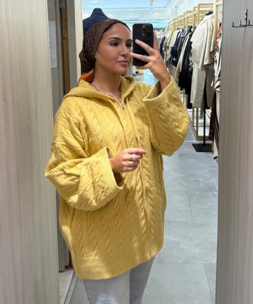 CABLE KNIT HOODED