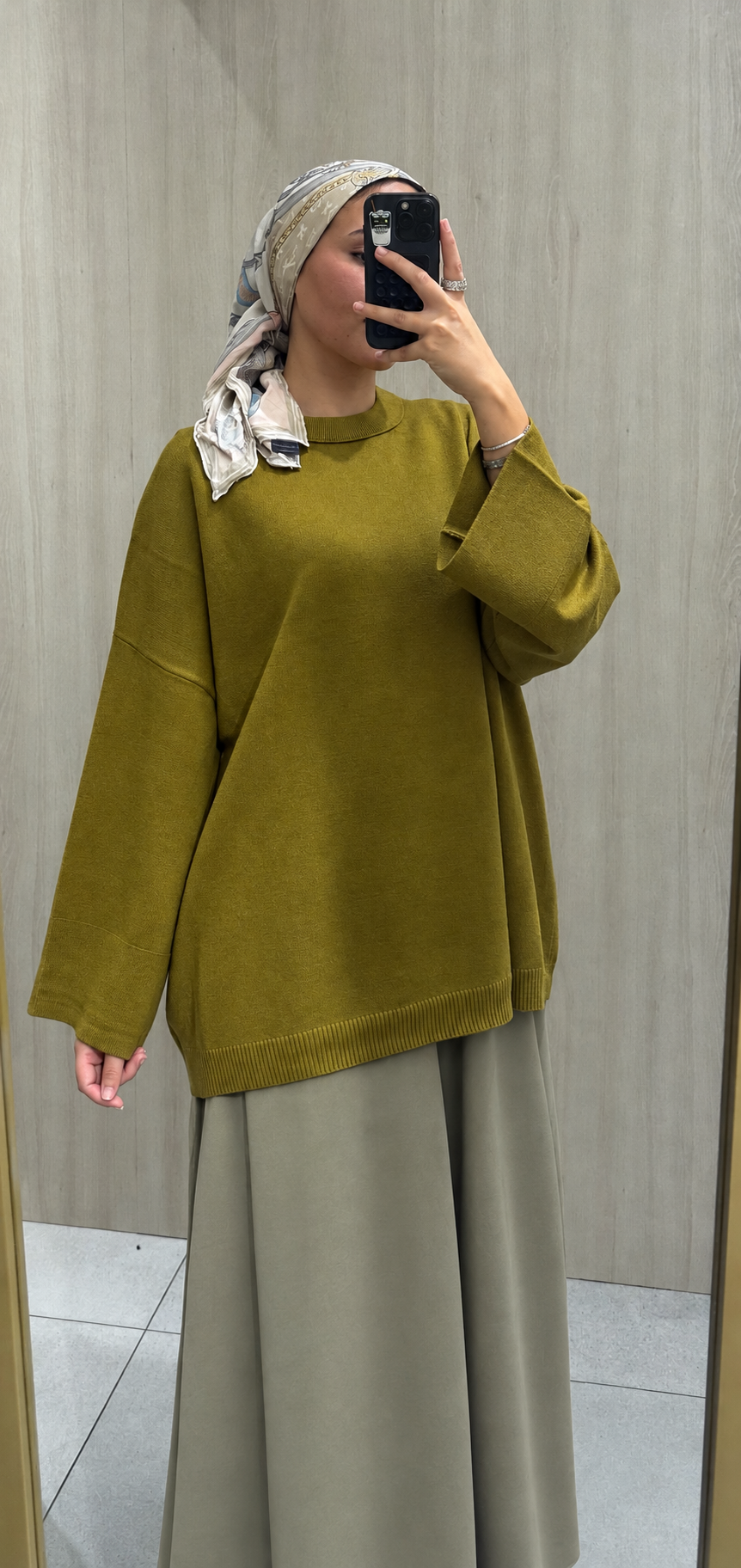 OVERSIZED SWEATER