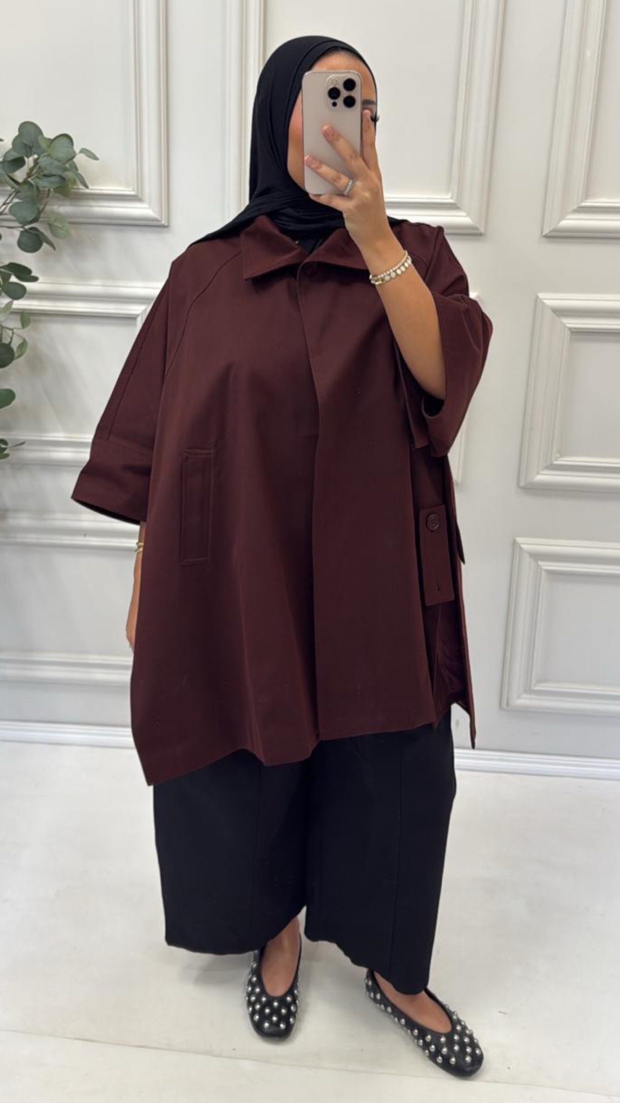 TRENCHCOAT MET SPLIT SHORT